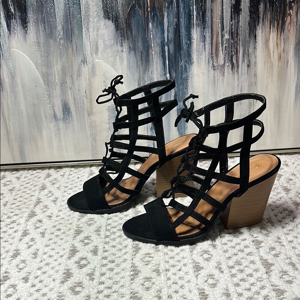 Qupid Black Strappy Heeled Sandals Women's 9 Elegant Evening Heeled Strappy NWOT